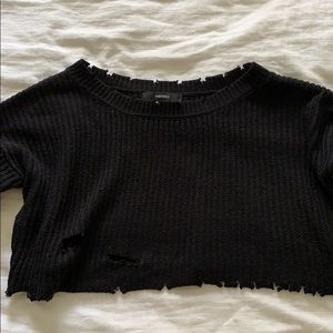 Forever 21 distressed black cropped sweater - M